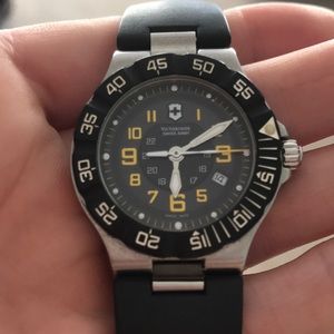 Womens Victorinox Swiss army Watch!